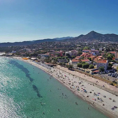 In Ile Rousse Near Sandy Beaches, Cleaning Included Lägenhet